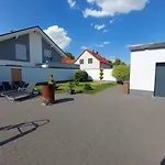 Apartment Modernes Near Erfurt, Mit Kaffeevollautomat, Entertainmentpaket, Wlan , Einkaufsmöglichkeiten Und Kostenlosen Parkplatz Für Pkw Und Transporter