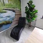 Modernes 5 Km Von Erfurt, Mit Kaffeevollautomat, Tv, Wlan, Boxspringbett, Schlafsofa Und Einkaufsmoeglichkeiten, Sehr Gute Anbindung Zur A71 Und A4, Kostenloser Oeff Parkplatz Fuer Pkw Und Transporter * Elxleben