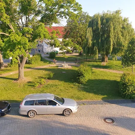 Modernes Near Erfurt, Mit Kaffeevollautomat, Entertainmentpaket, Wlan , Einkaufsmöglichkeiten Und Kostenlosen Parkplatz Für Pkw Und Transporter Apartment Elxleben