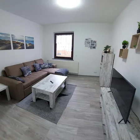 Modernes Near Erfurt, Mit Kaffeevollautomat, Entertainmentpaket, Wlan , Einkaufsmöglichkeiten Und Kostenlosen Parkplatz Für Pkw Und Transporter Elxleben