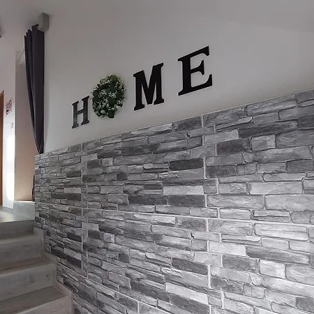 Modernes 5 Km Von Erfurt, Mit Kaffeevollautomat, Tv, Wlan, Boxspringbett, Schlafsofa Und Einkaufsmoeglichkeiten, Sehr Gute Anbindung Zur A71 Und A4, Kostenloser Oeff Parkplatz Fuer Pkw Und Transporter