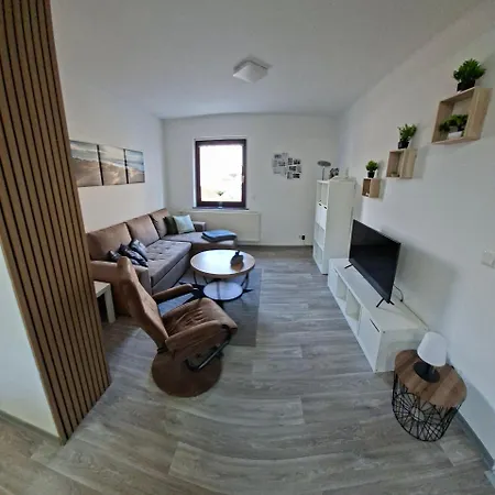 Modernes 5 Km Von Erfurt, Mit Kaffeevollautomat, Tv, Wlan, Boxspringbett, Schlafsofa Und Einkaufsmoeglichkeiten, Sehr Gute Anbindung Zur A71 Und A4, Kostenloser Oeff Parkplatz Fuer Pkw Und Transporter * Elxleben