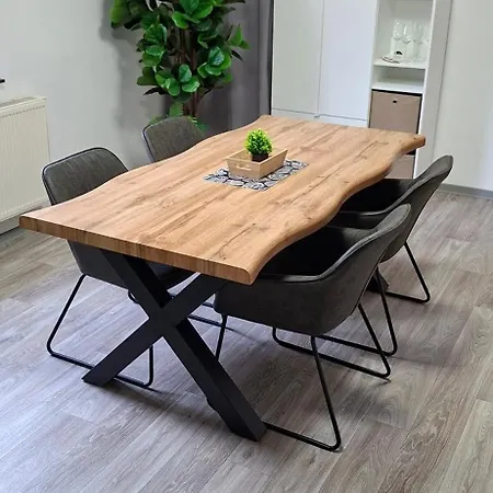 Modernes 5 Km Von Erfurt, Mit Kaffeevollautomat, Tv, Wlan, Boxspringbett, Schlafsofa Und Einkaufsmoeglichkeiten, Sehr Gute Anbindung Zur A71 Und A4, Kostenloser Oeff Parkplatz Fuer Pkw Und Transporter Daire *