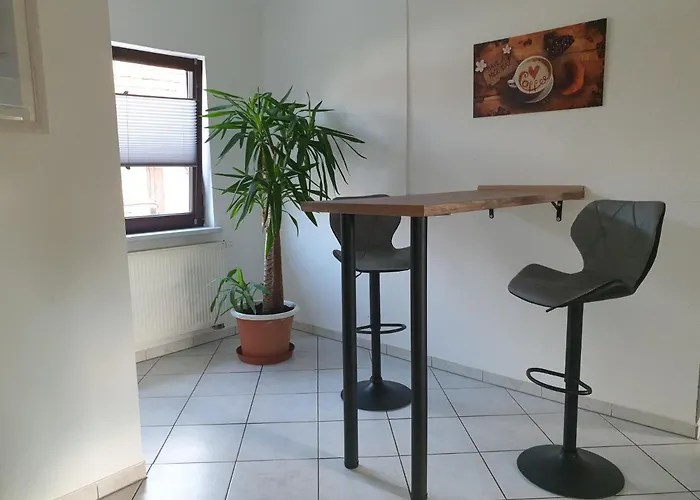 Modernes 5 Km Von Erfurt, Mit Kaffeevollautomat, Tv, Wlan, Boxspringbett, Schlafsofa Und Einkaufsmoeglichkeiten, Sehr Gute Anbindung Zur A71 Und A4, Kostenloser Oeff Parkplatz Fuer Pkw Und Transporter Daire Elxleben