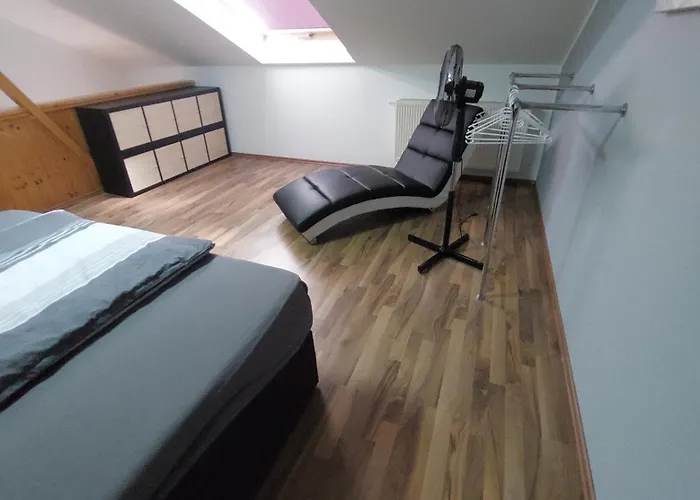 Modernes 5 Km Von Erfurt, Mit Kaffeevollautomat, Tv, Wlan, Boxspringbett, Schlafsofa Und Einkaufsmoeglichkeiten, Sehr Gute Anbindung Zur A71 Und A4, Kostenloser Oeff Parkplatz Fuer Pkw Und Transporter Apartmán Elxleben