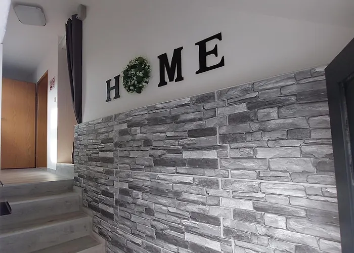 Modernes 5 Km Von Erfurt, Mit Kaffeevollautomat, Tv, Wlan, Boxspringbett, Schlafsofa Und Einkaufsmoeglichkeiten, Sehr Gute Anbindung Zur A71 Und A4, Kostenloser Oeff Parkplatz Fuer Pkw Und Transporter