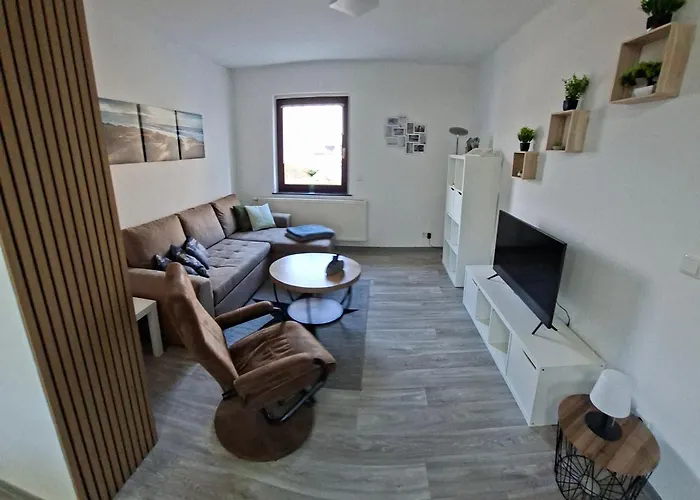 Modernes 5 Km Von Erfurt, Mit Kaffeevollautomat, Tv, Wlan, Boxspringbett, Schlafsofa Und Einkaufsmoeglichkeiten, Sehr Gute Anbindung Zur A71 Und A4, Kostenloser Oeff Parkplatz Fuer Pkw Und Transporter * Elxleben